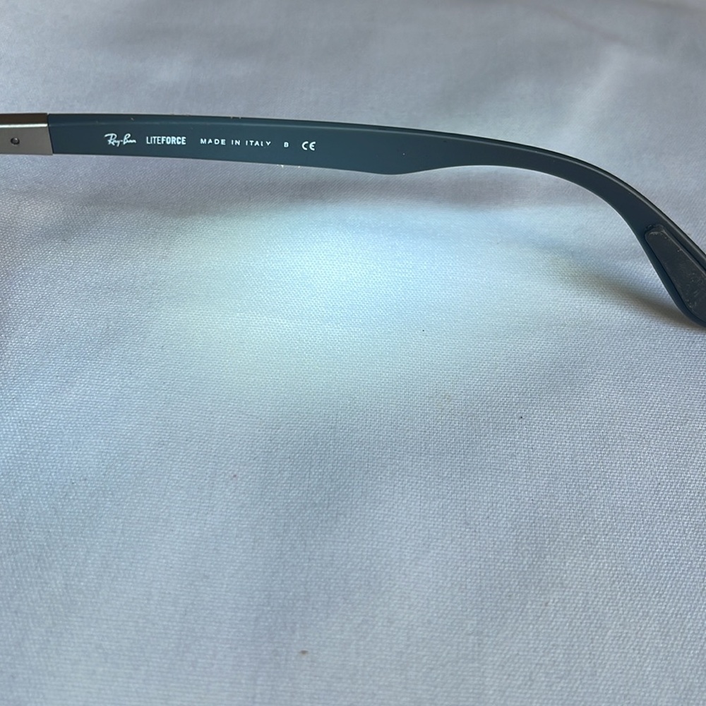 RAY BAN 4296 6332/88 50 21 150 Lite Force. Matte dark gray frames, silver lenses - Picture 7 of 8